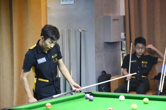 众为之振奋 众为之振奋