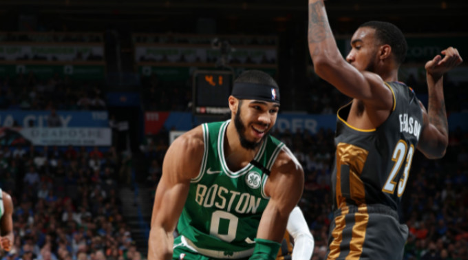 詹姆斯宣布 詹姆斯宣布